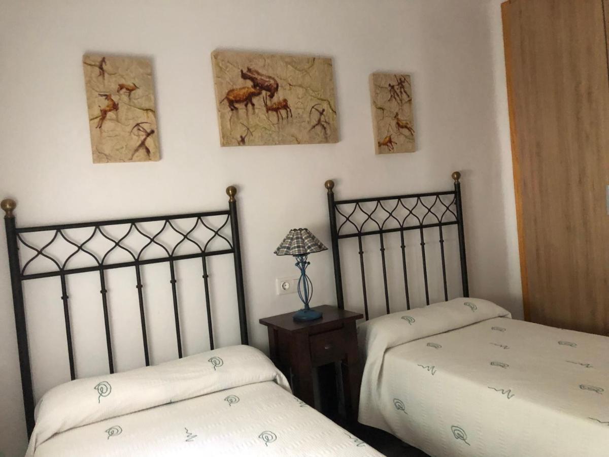 Hostal-Restaurante Fogon De Gredos Guisando Dış mekan fotoğraf