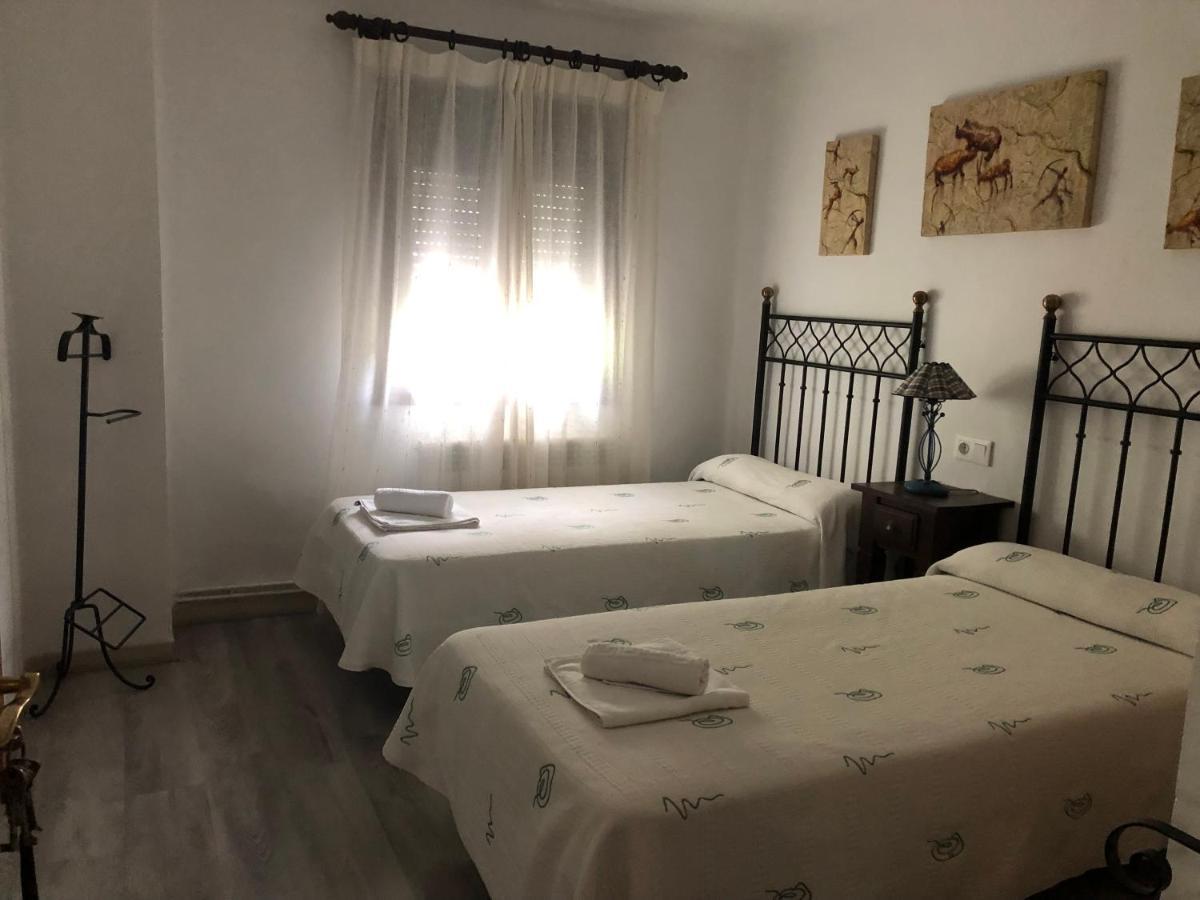 Hostal-Restaurante Fogon De Gredos Guisando Dış mekan fotoğraf
