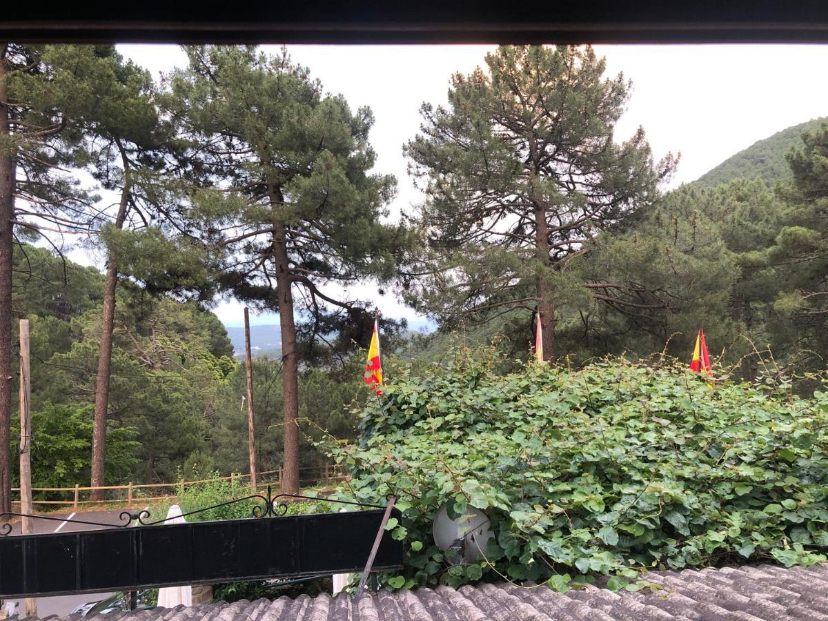 Hostal-Restaurante Fogon De Gredos Guisando Dış mekan fotoğraf