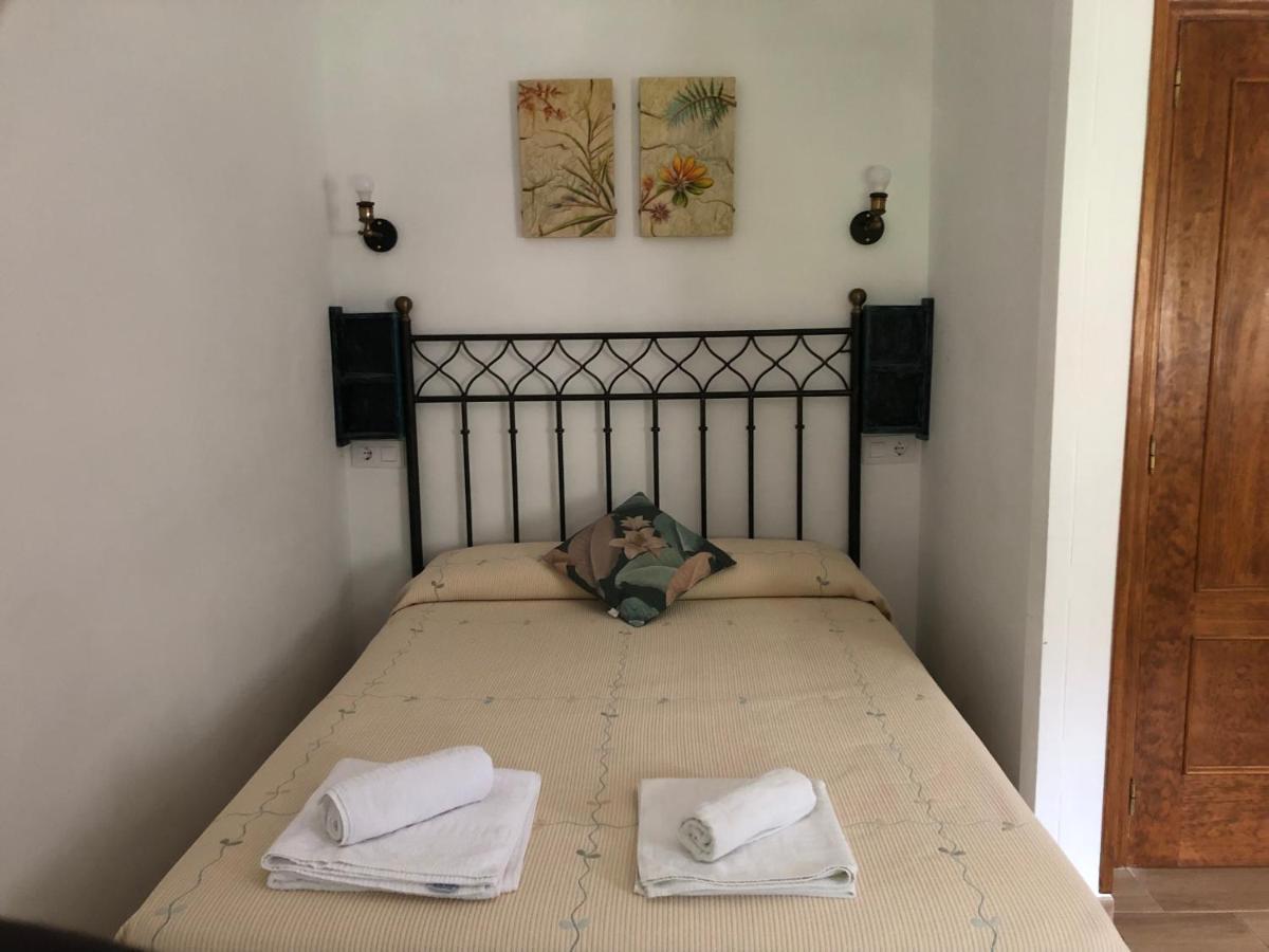 Hostal-Restaurante Fogon De Gredos Guisando Dış mekan fotoğraf