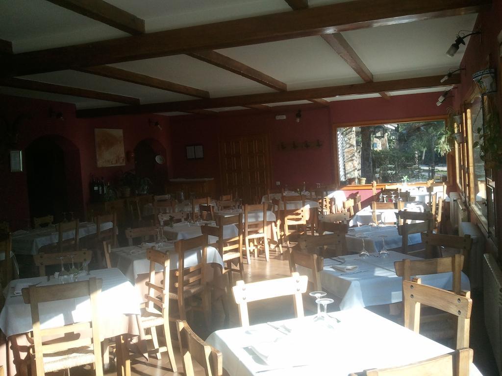 Hostal-Restaurante Fogon De Gredos Guisando Dış mekan fotoğraf