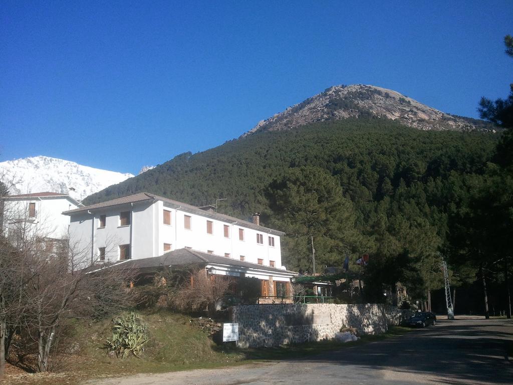 Hostal-Restaurante Fogon De Gredos Guisando Dış mekan fotoğraf