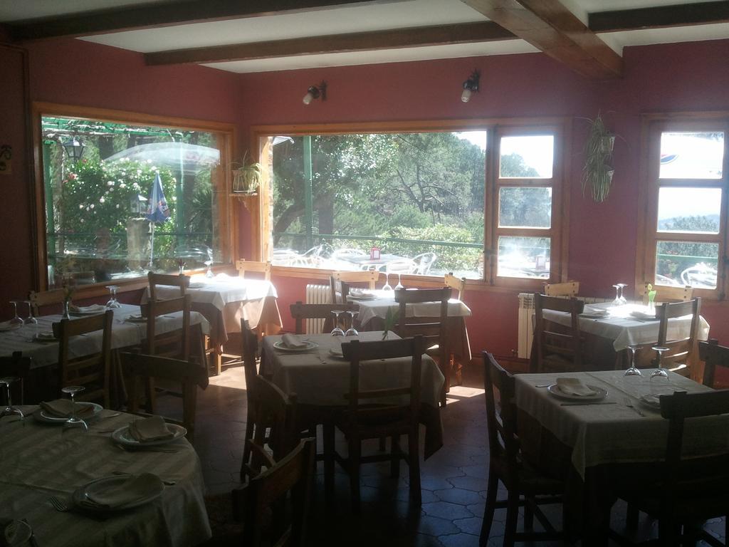 Hostal-Restaurante Fogon De Gredos Guisando Dış mekan fotoğraf