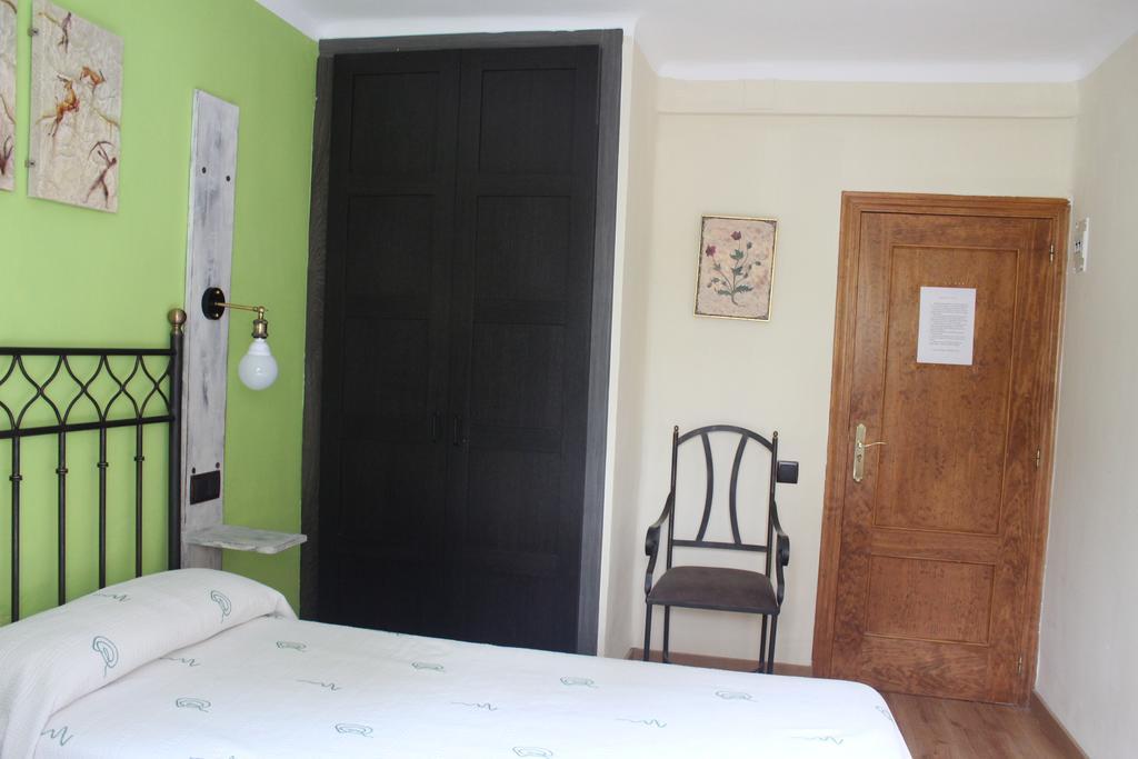 Hostal-Restaurante Fogon De Gredos Guisando Dış mekan fotoğraf