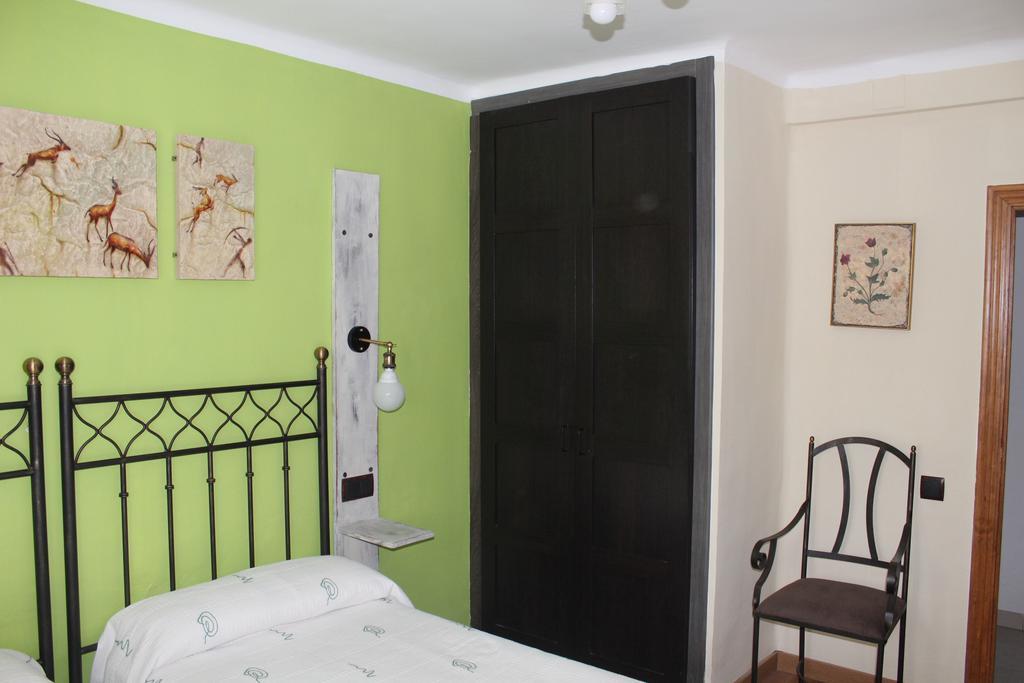 Hostal-Restaurante Fogon De Gredos Guisando Dış mekan fotoğraf