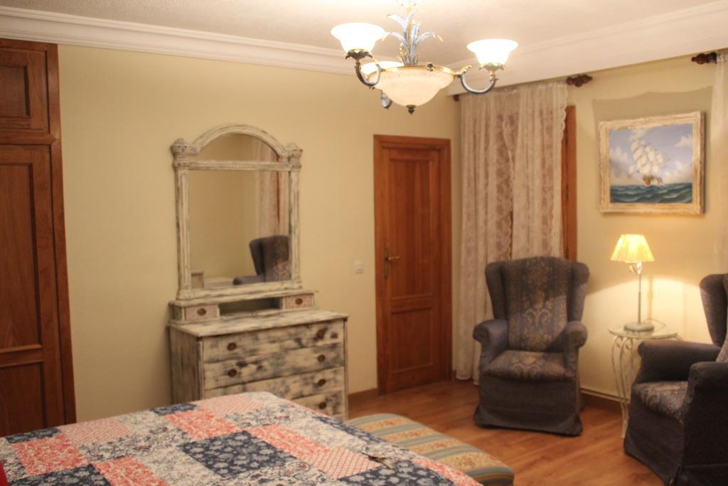 Hostal-Restaurante Fogon De Gredos Guisando Dış mekan fotoğraf