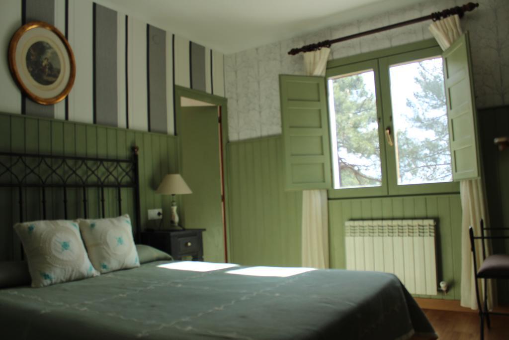 Hostal-Restaurante Fogon De Gredos Guisando Dış mekan fotoğraf